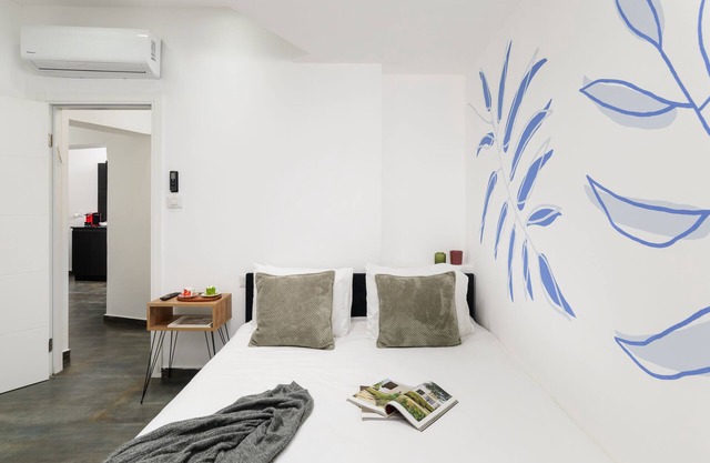 2 Bedroom Apt next to the beach and dizingov center
