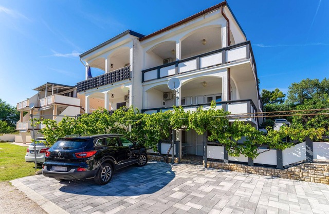 2 bedroom awesome apartment in Rtina