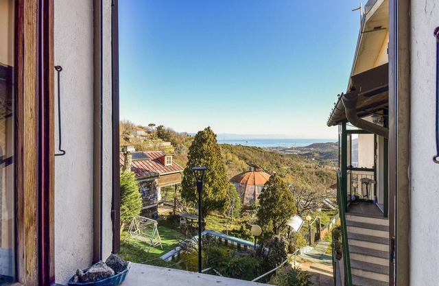 2 bedroom awesome home in Vado Ligure