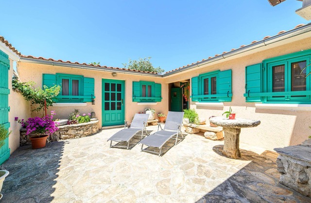 2 bedroom awesome home in Jadrija