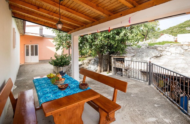 2 bedroom awesome home in Peracko Blato