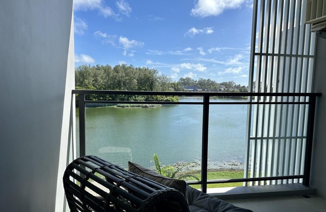 2 bedroom Condo at Cassia Laguna