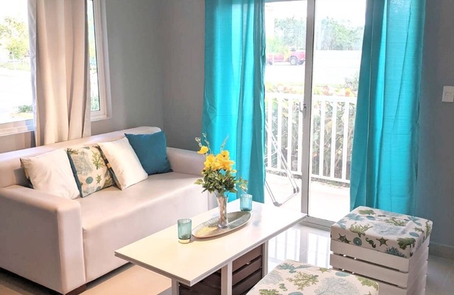 2 bedroom condo with swimming pool