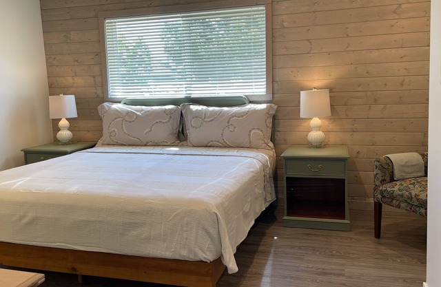 2 Bedroom Cottage with beach access