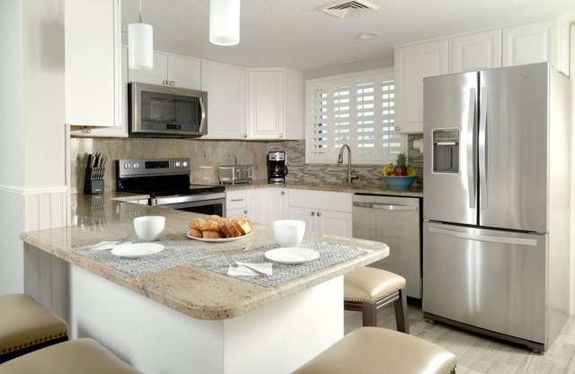 2 Bedroom Deluxe Condo with hotel amenities