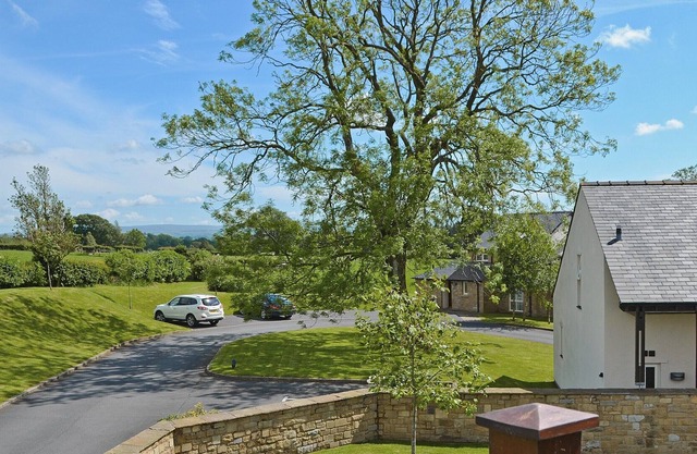 2 bedroom accommodation in Near Kirkby Lonsdale