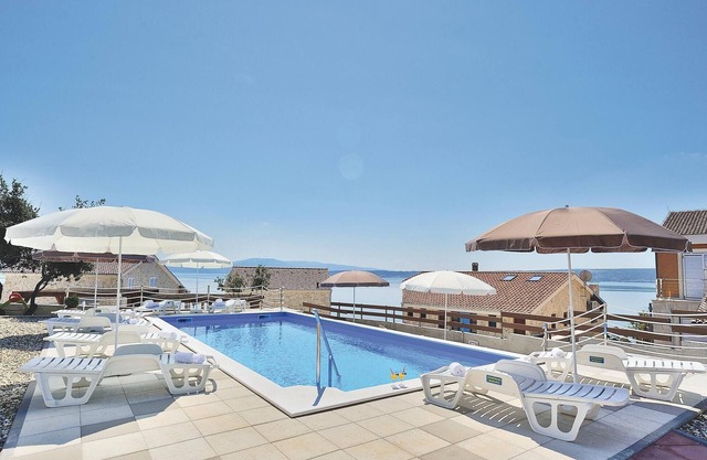 2 bedroom lovely apartment in Posedarje