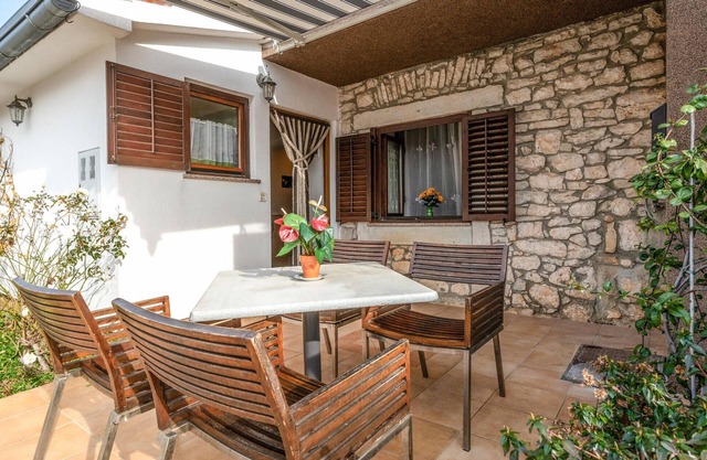 2 bedroom lovely home in Cokuni