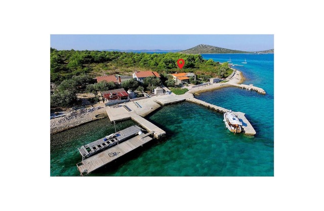 2 bedroom lovely home in Zizanj