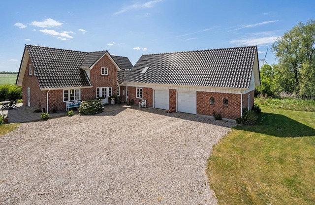 2 bedroom nice home in Hemmet