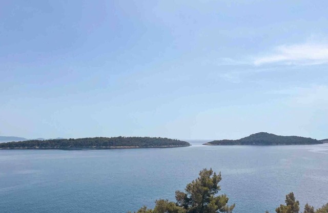2-Bedroom Retreat in Prizba - Perfect Coastal Getaway