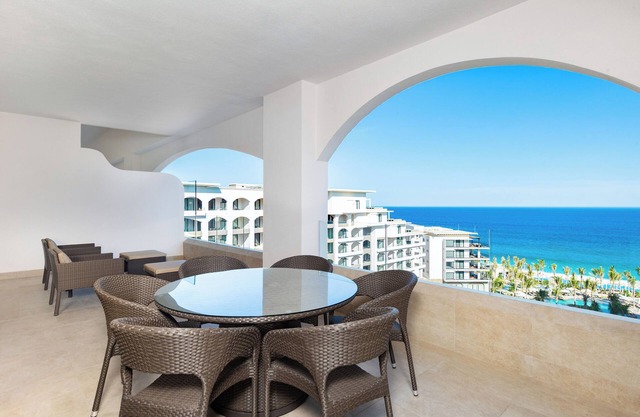 2 Bedroom unit at Villa la Valencia with Stunning Viewsn