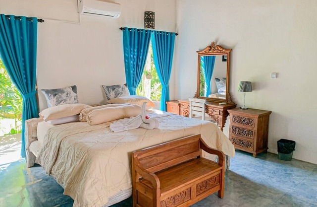 2 bedroom villa + swimming pool near Balangan beach