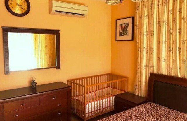 2 bedroom with private garden, walk to Nissi Beachn
