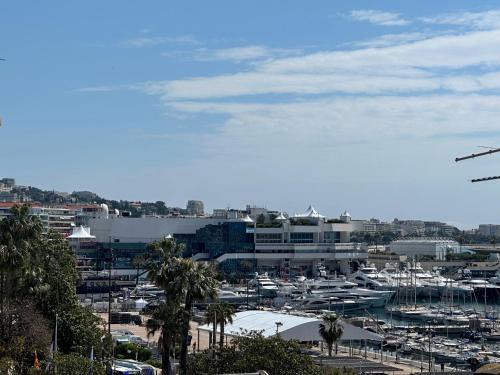 2 Bedrooms sea view in Le Suquet