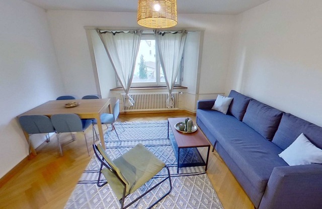2 BR Apartment in Zürich w/City Convenience
