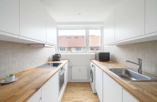 2-BR apartment w/a balcony in Frederiksberg - 203