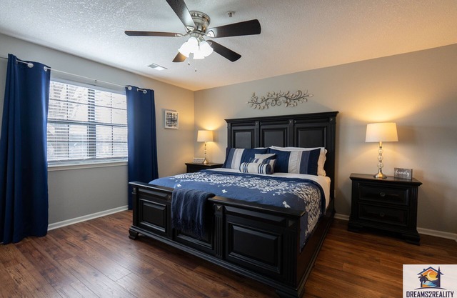 2 BR Condo Near the Strip ~ 2 Pools ~ FREE TICKETS INCLUDED! (FHE-3)