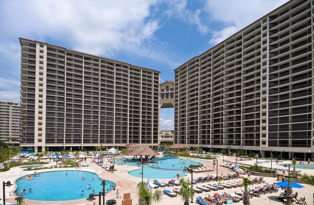 · 2 BR Oceanfront Condo- Amazing Views, Pools, Spa, Fitness Center!