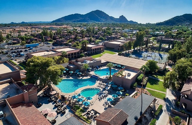 2 Comfortable Units, Perfect for Large Groups! Free Parking and Shuttle Service!