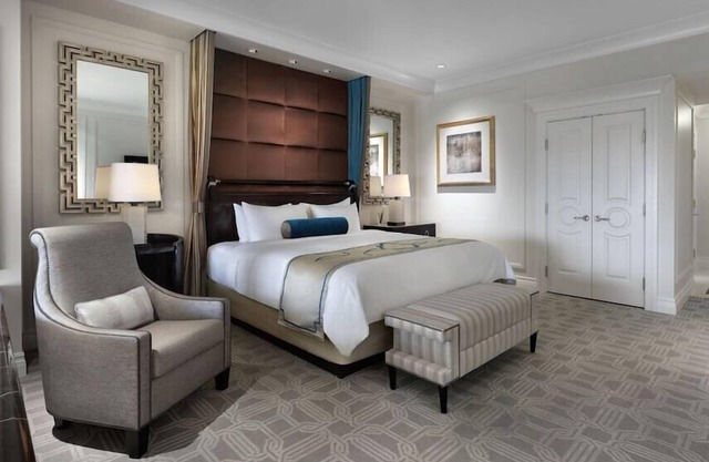 2 Connecting Suites at a 5⭐️ Hotel