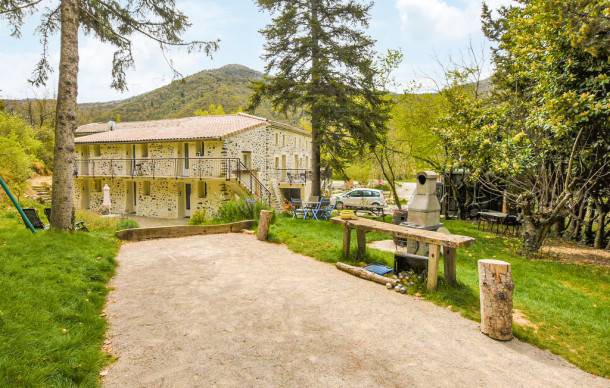 2 bedroom accommodation in Saint-Martin-sur-Lavez