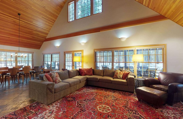 2 Jackpine Lane | 4 BR / 4 BA, Sleeps 10