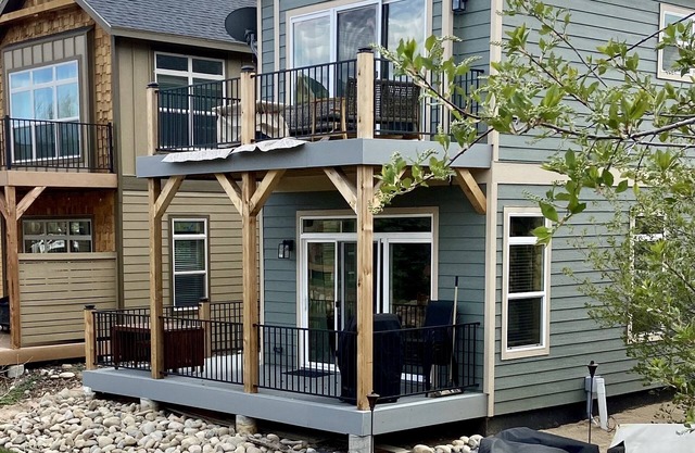 2 Kg Beds+ Walk to Ponds, Pool, Hot tub&River. Short Drive to RMNP & Winter Park
