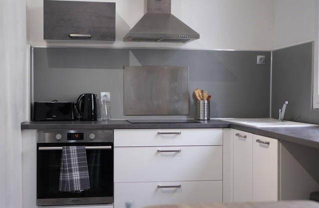 2 minutes from Le Mans train station (on foot)! Cosy apartment.