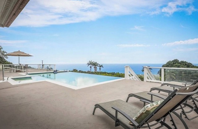 2 Oceanview Luxury Suites+ pool and Jacuzzi