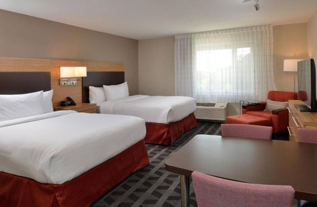 2 Pet-Friendly Studios with Full Kitchen and Breakfast – Ideal for Long Stays