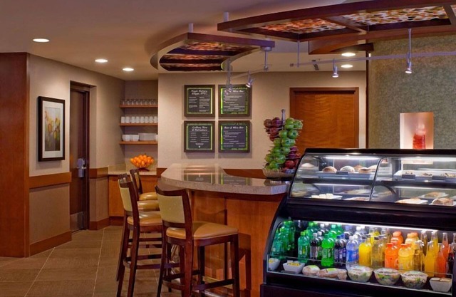 2 Pet-Friendly Units Near Paramount Theatre and Texas Capitol, Free Parking!