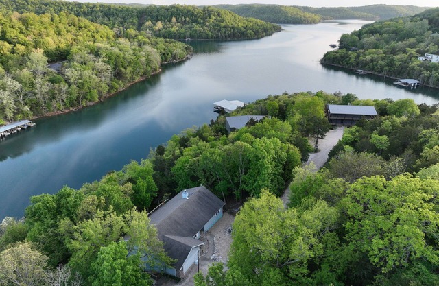 2 Primary Suites! 4.5BR Beaver Lakefront, Lake view.