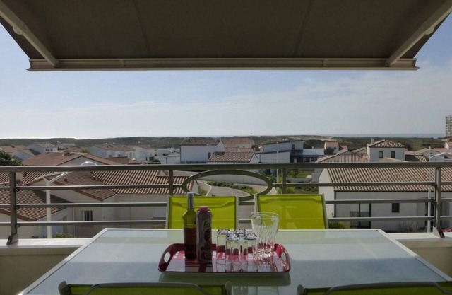 2-room apartment with balcony, parking and near the beach in Saint-Gilles-Croix-de-Vie