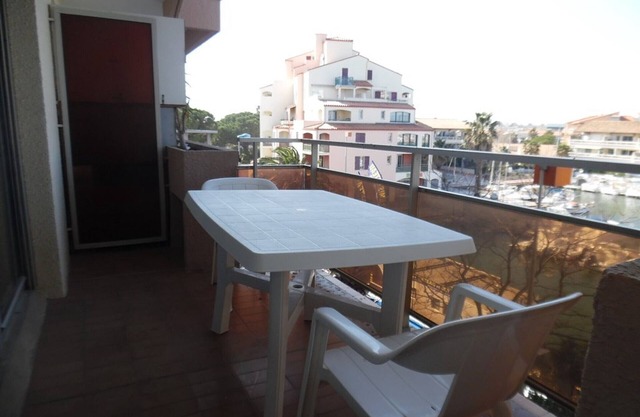 2-room crossing apartment, 4 people, loggias, parking, near beach