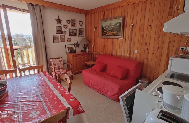 2 ROOMS 6 sleeps SAINT JEAN MONTCLAR