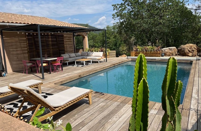 2 ROOMS WITH SWIMMING POOL IN A VILLA IN THE HEART OF NATURE ABSOLUTE CALM