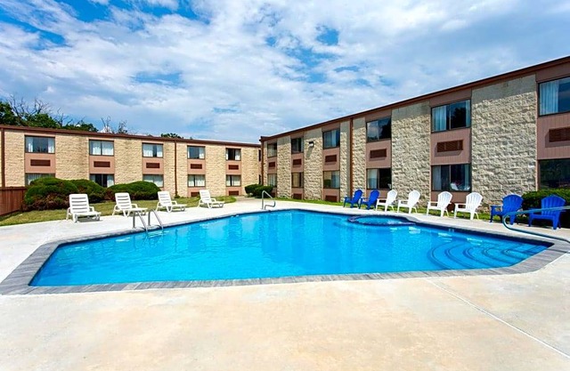2-Star Hotel ∙ Days Inn by Wyndham Hillsborough