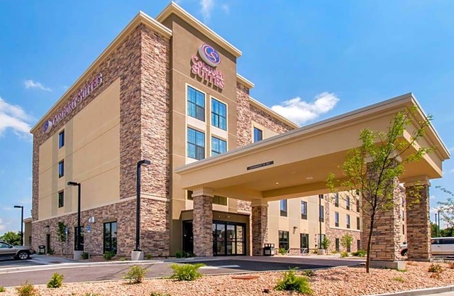 2-Star Hotel ∙ Comfort Suites Denver near Anschutz Medical Campus