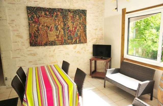 2-star furnished rental for 4 to 5 people at Tireveste manor house