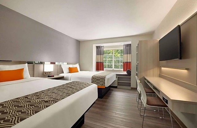 2-Star Hotel ∙ Microtel Inn & Suites by Wyndham Raleigh