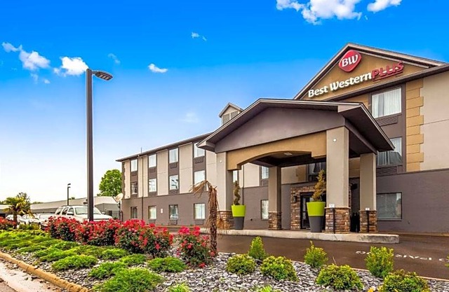 2-Star Hotel ∙ Best Western Plus Jackson Downtown Coliseum