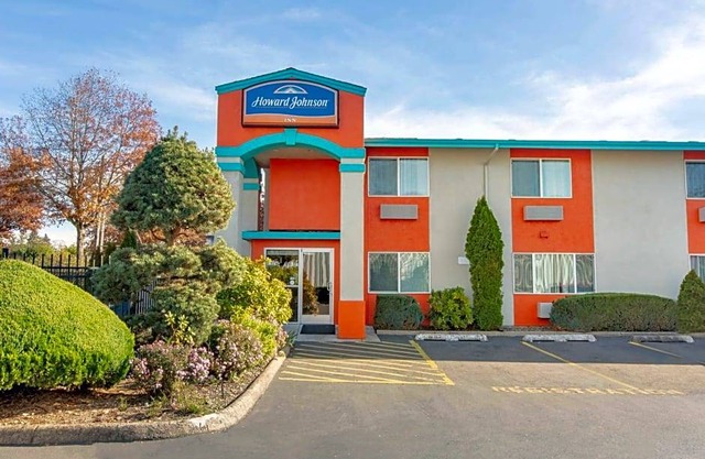 2-Star Hotel ∙ Howard Johnson by Wyndham Salem