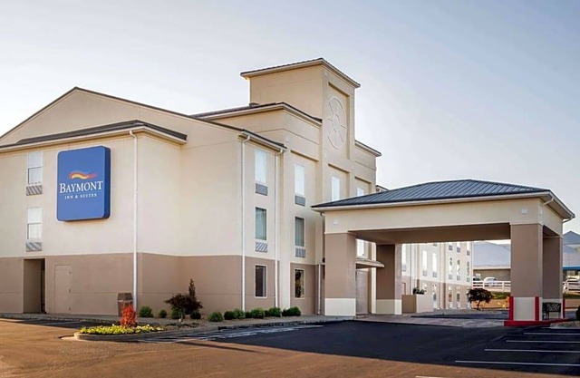 2-Star Hotel ∙ Baymont by Wyndham Georgetown