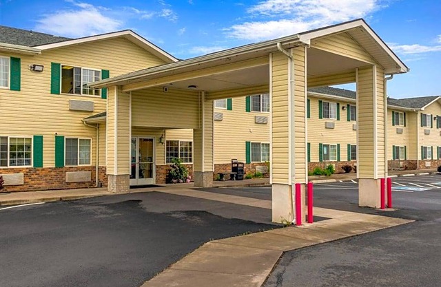 2-Star Hotel ∙ Bend Quality Inn
