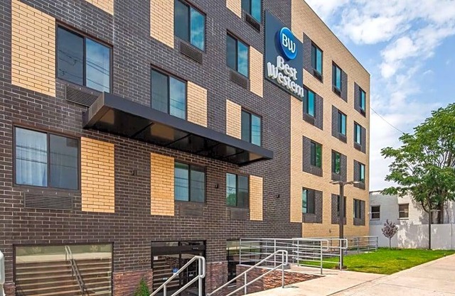 2-Star Hotel ∙ Best Western Brooklyn-Coney Island Inn
