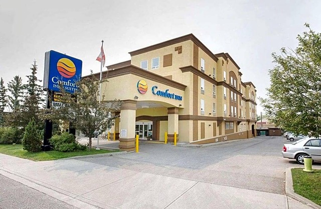 2-Star Hotel ∙ Comfort Inn and Suites University