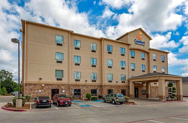 2-Star Hotel ∙ Comfort Inn & Suites Paris