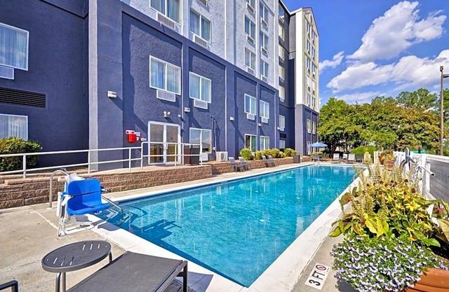 2-Star Hotel ∙ Fairfield Inn & Suites by Marriott Atlanta Vinings/Galleria