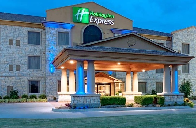 2-Star Hotel ∙ Holiday Inn Express Hotel & Suites Oklahoma City Northwest, an IHG Hotel